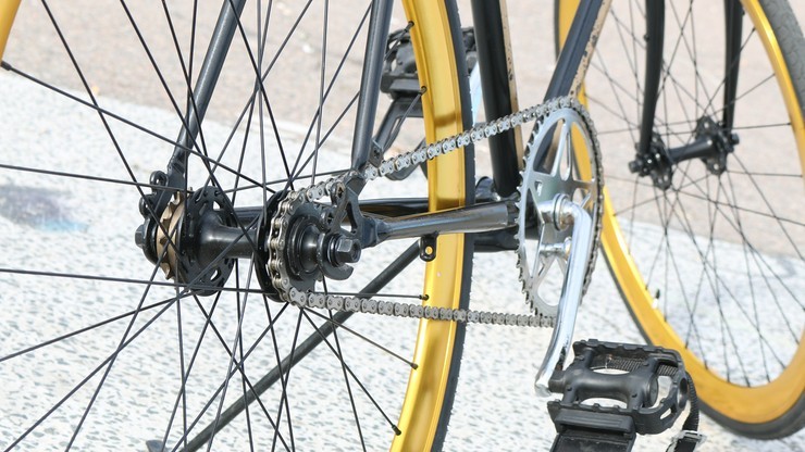 Władze Amsterdamu chcą pozbyć się wypożyczalni rowerów z ruchliwych części miasta. "Setki pozostawionych jednośladów"