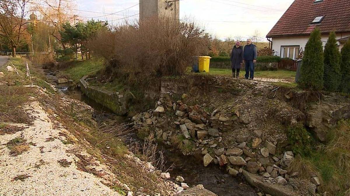Po powodzi nie mają dojazdu do domu. "Zostawili nas bez pomocy"