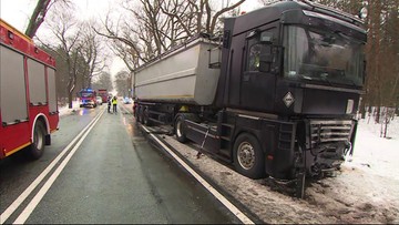 Wypadek z udziałem trzech pojazdów. Są ofiary śmiertelne