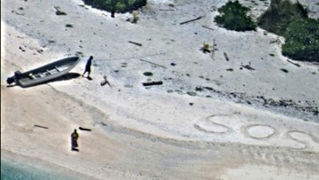 Uratowani z bezludnej wyspy dzięki "SOS" na piasku