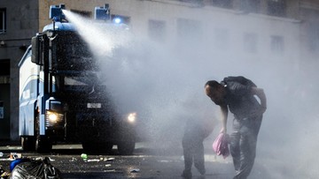 Rzym: starcia imigrantów z policją. Funkcjonariusze obrzuceni kamieniami