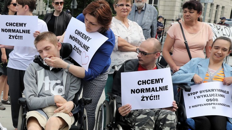 Protest w Sejmie zawieszony. Zobacz na zdjęciach, jak przebiegał