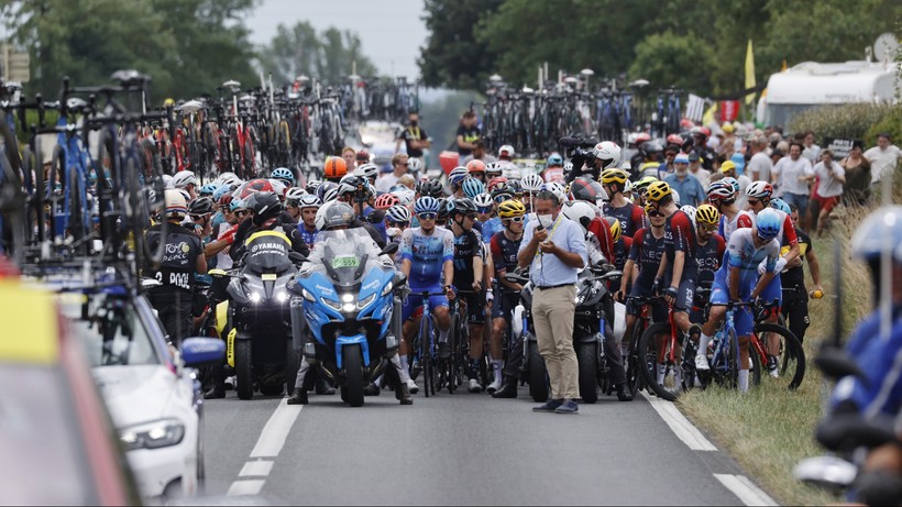 Tour de France: Sprawcy przerwania 19. etapu usłyszeli zarzuty