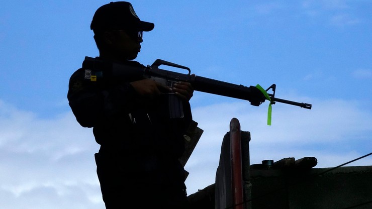 Filipiny: w walkach o Marawi armia omyłkowo zabiła 10 własnych żołnierzy