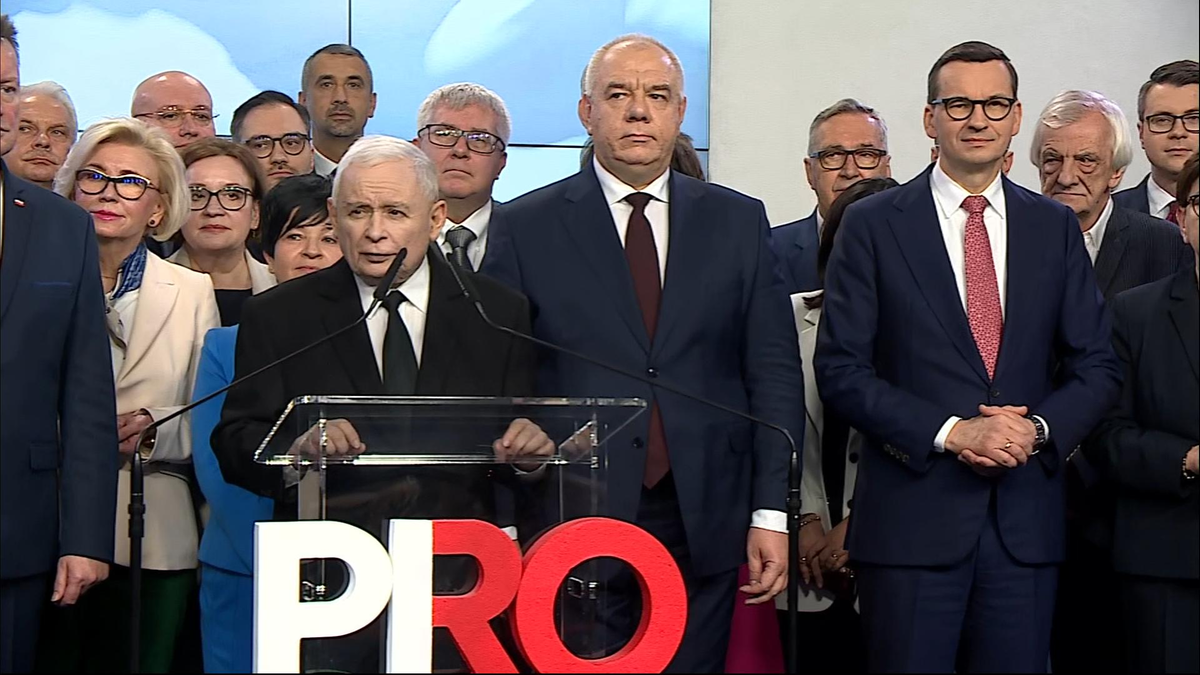 Jarosław Kaczyński wygłosił oświadczenie. Zapowiada rozmowy z wyborcami i ofensywę programową