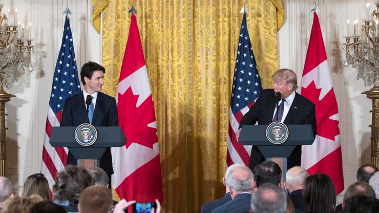 Trump na spotkaniu z Trudeau bronił swojej polityki migracyjnej