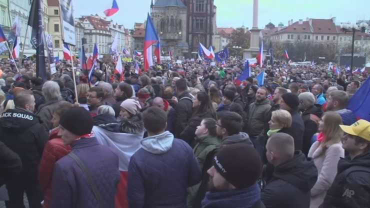 Czechy. Protesty przeciw restrykcjom sanitarnym. "Nieposłuszeństwo jest podstawą wolności"