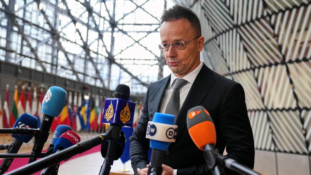 Były szef węgierskiej dyplomacji rezygnuje z mandatu. "Niezwykle zaszczytna oferta"