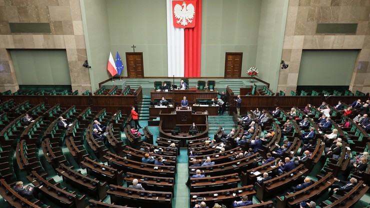 Zwrot pieniędzy za Polski Ład. Centrum Informacyjne Sejmu: posłowie nie są uprzywilejowani