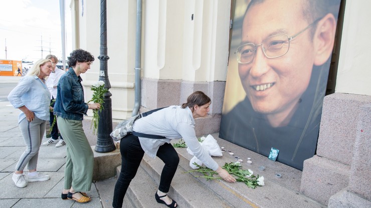 UE wzywa Chiny do zwolnienia więźniów politycznych po śmierci Liu Xiaobo