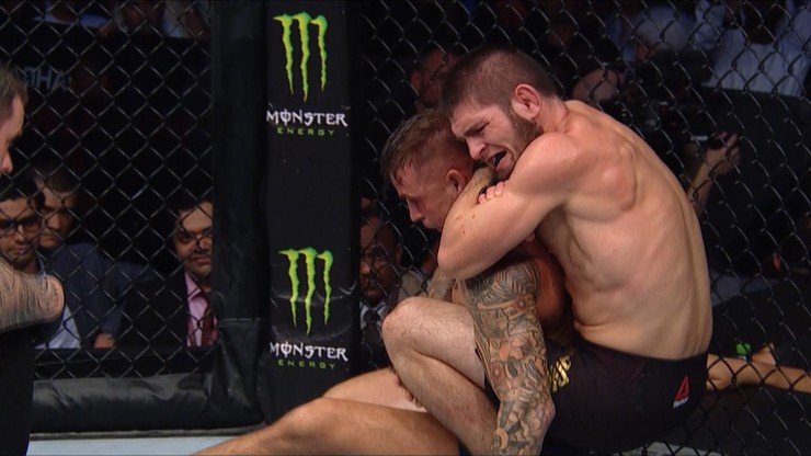 UFC 242: Khabib pozostał niezniszczalny! Przetrwał najgorsze i poddał Poiriera