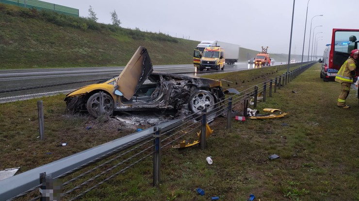 Wypadek lamborghini na autostradzie A1. Auto zapaliło się