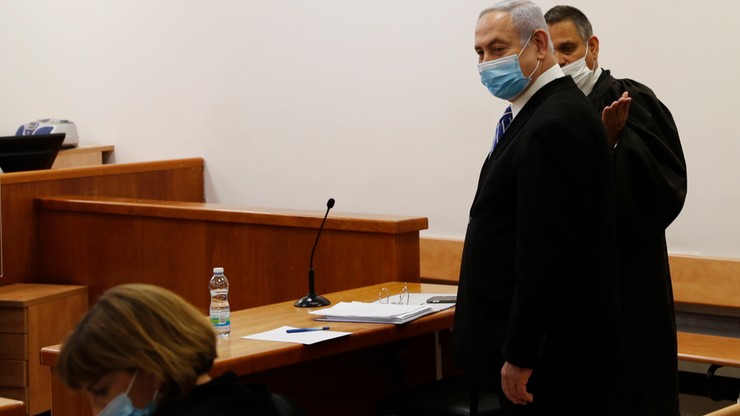 Premier na ławie oskarżonych. Proces Netanjahu odłożony