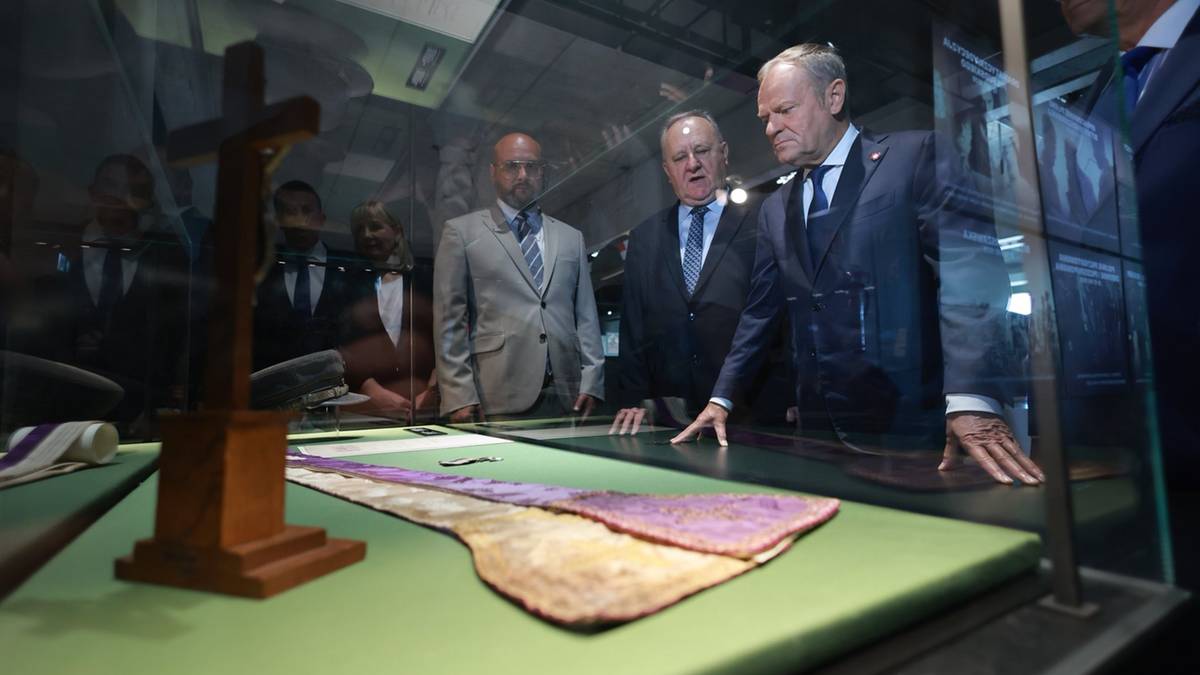 "Nie dajmy się rozegrać". Premier ostrzega przed negocjacjami na Alasce