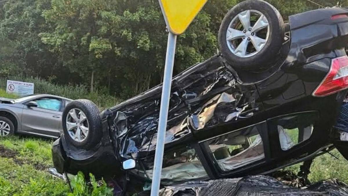 Zderzenie samochodów pod Radomiem. Jedna osoba w szpitalu