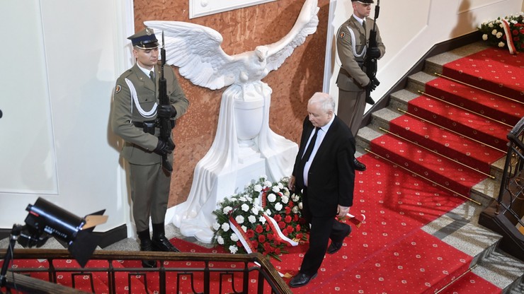 Jarosław Kaczyński o tragedii smoleńskiej: wciąż jest krwawiącą raną
