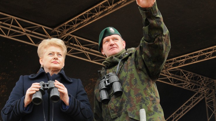Prezydent Litwy: na wojnę terrorystów należy odpowiedzieć wojną