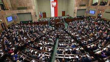 Najnowszy sondaż partyjny. Duży spadek jednej z partii, kilka ugrupowań poza Sejmem
