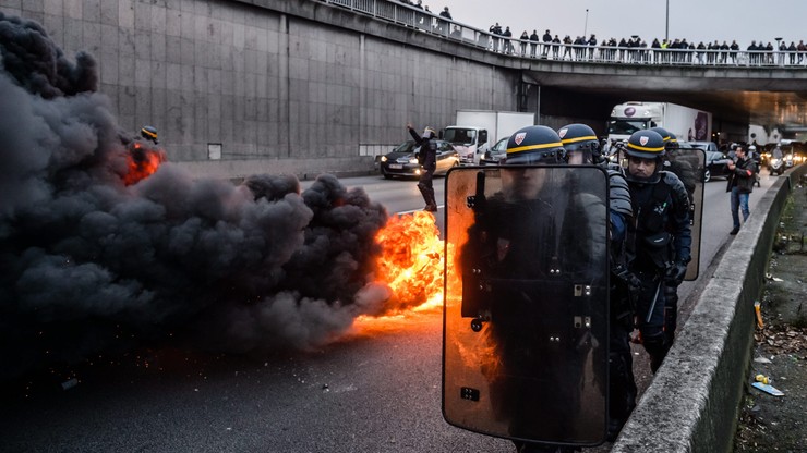 Francja: strajkujący taksówkarze starli się z policją
