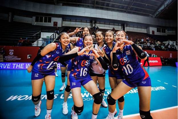 7. Seetaloed Warisara (Tajlandia, 79 punktów, po lewej)