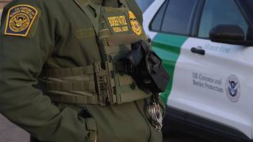 Funkcjonariusz Straży Granicznej USA.