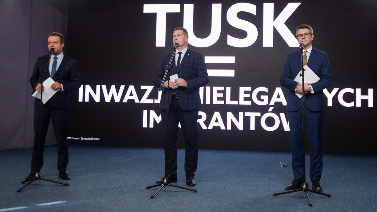 PiS o kryzysie migracyjnym: Tusk to inwazja nielegalnych migrantów