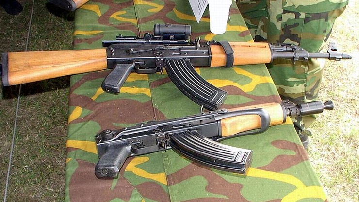 Broń użyta w zamachach w Paryżu pochodzi z byłej Jugosławii