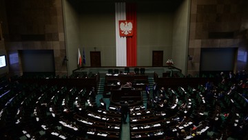 "Parlament jest ostoją demokracji i go obronimy". Posłowie opozycji pozostali na sali plenarnej