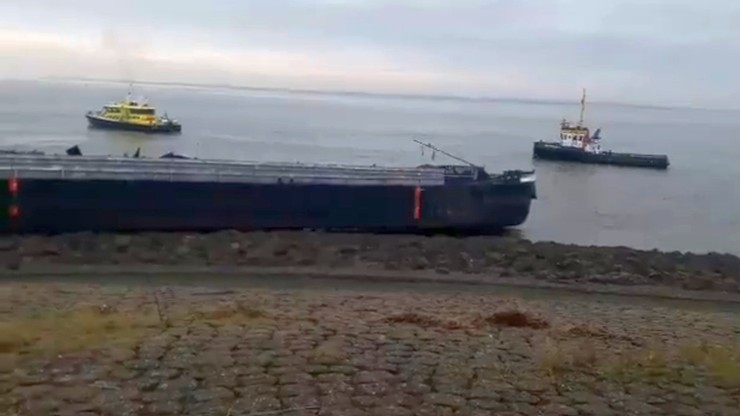 Statek "Ewa" utknął w pobliżu holenderskiego portu Hansweert