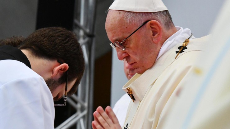 "Obchodzimy święto świętości". Papież odprawił mszę na stadionie w Malmoe
