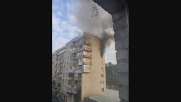Rosyjski pocisk uderzył w blok mieszkalny w Buczy pod Kijowem