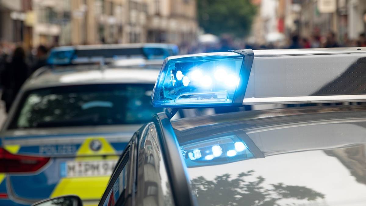 Ciężarówka utknęła między budynkami. Za kierownicą pijany Polak