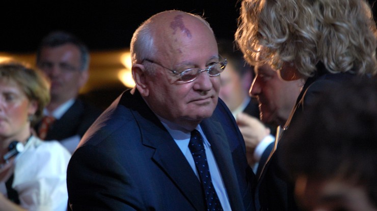 Gorbaczow: NATO chce niemalże wypowiedzieć Rosji wojnę