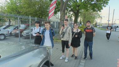 Auta z komisu nie nadają się do jazdy. Dziesiątki poszkodowanych