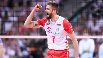 Karol Kłos sprezentował koszulkę młodemu kibicowi. Reakcja kolegów z kadry bezcenna