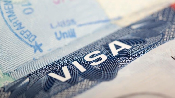 KE nie zdecydowała się na wprowadzenie wiz dla obywateli USA i Kanady