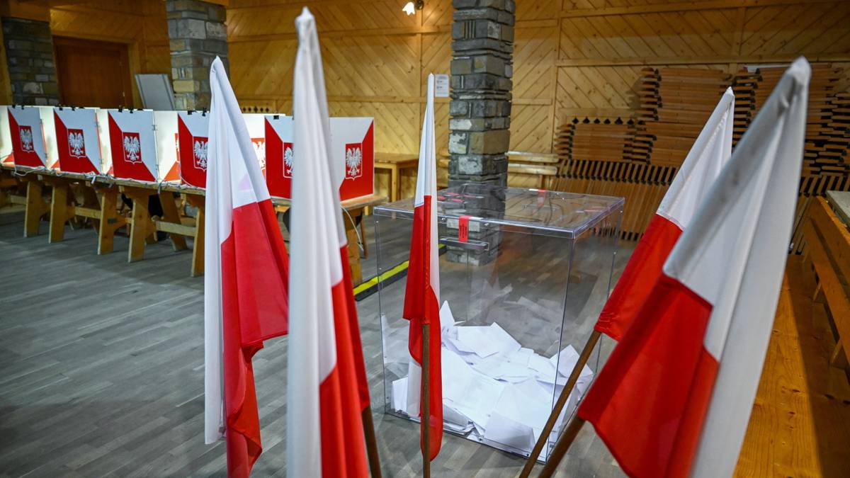 Z komisji zniknęło prawie pół tysiąca kart do głosowania. Policja bada sprawę