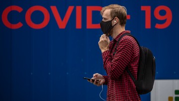 Dystans i maseczki najlepszą ochroną przed koronawirusem. Minister zdrowia: to fakty