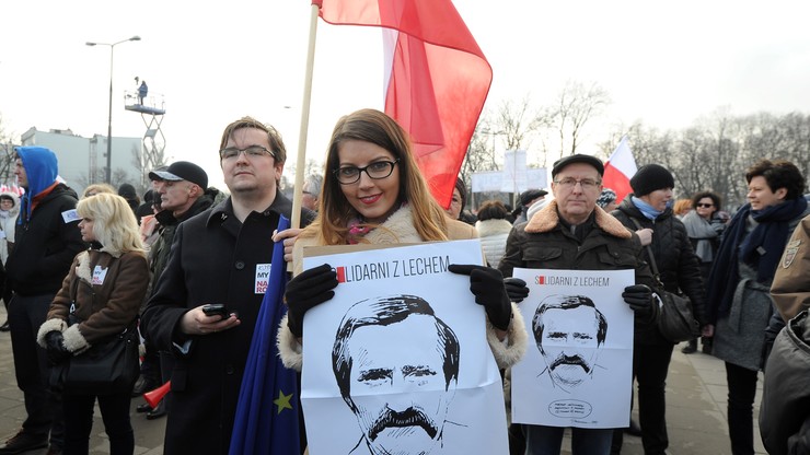 KOD manifestował w obronie Lecha Wałęsy. Hasło marszu: "My, Naród"