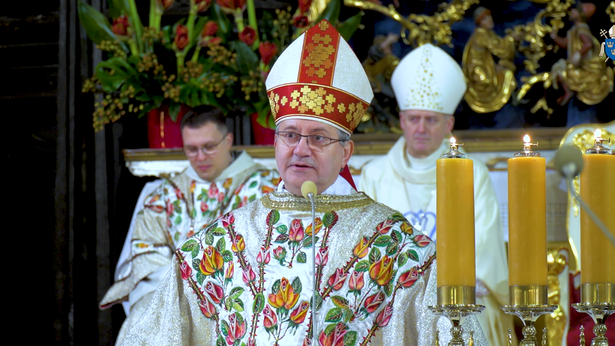 Kraków. Biskup Damian Muskus szuka pracy. Wymagania dotyczące wynagrodzenia