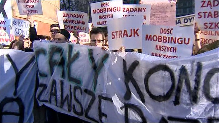 Protest w warszawskiej szkole. Chcą odwołania dyrektorki