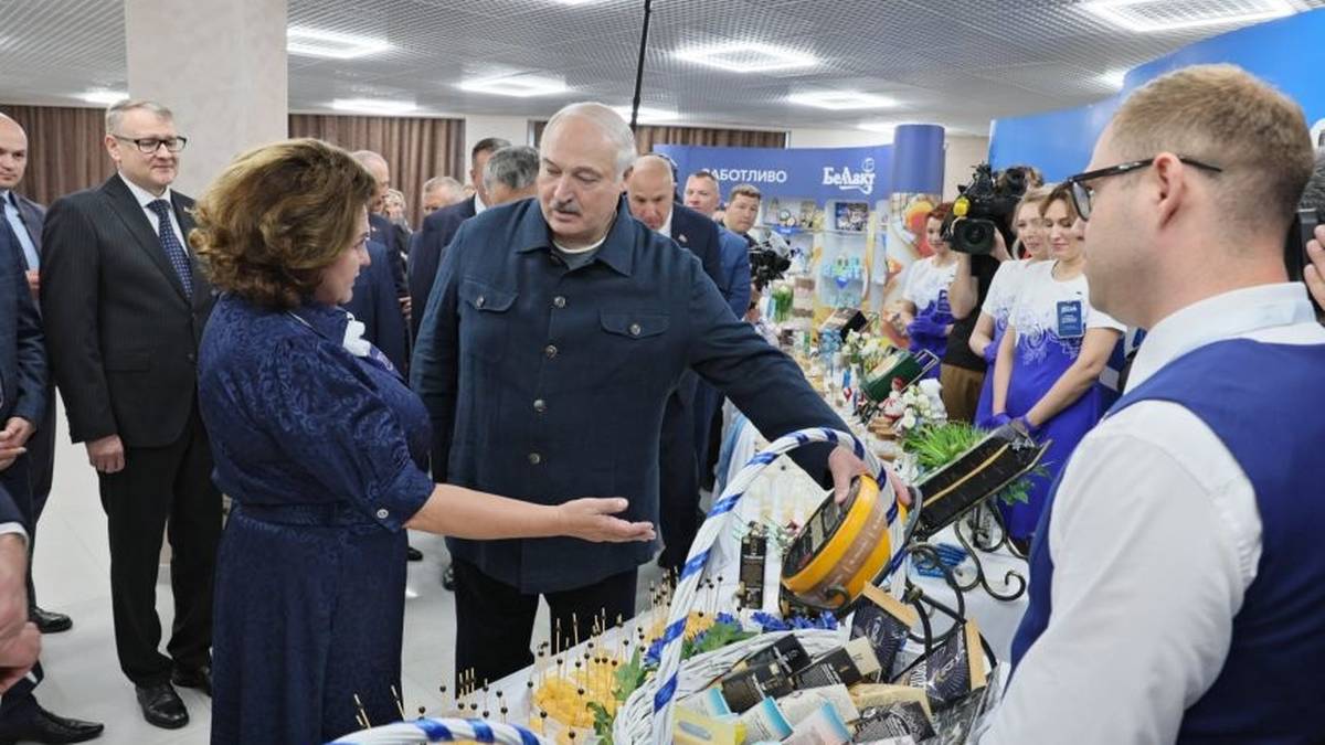 Łukaszenka zaskoczył w czasie wizytacji. "Dam to Putinowi"