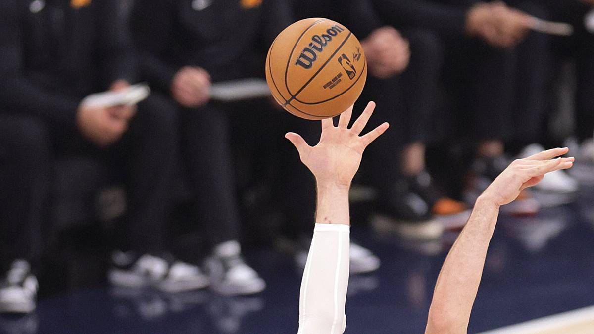 Ten zawodnik zdobył 100 punktów w jednym meczu! Rekord rzutów w NBA