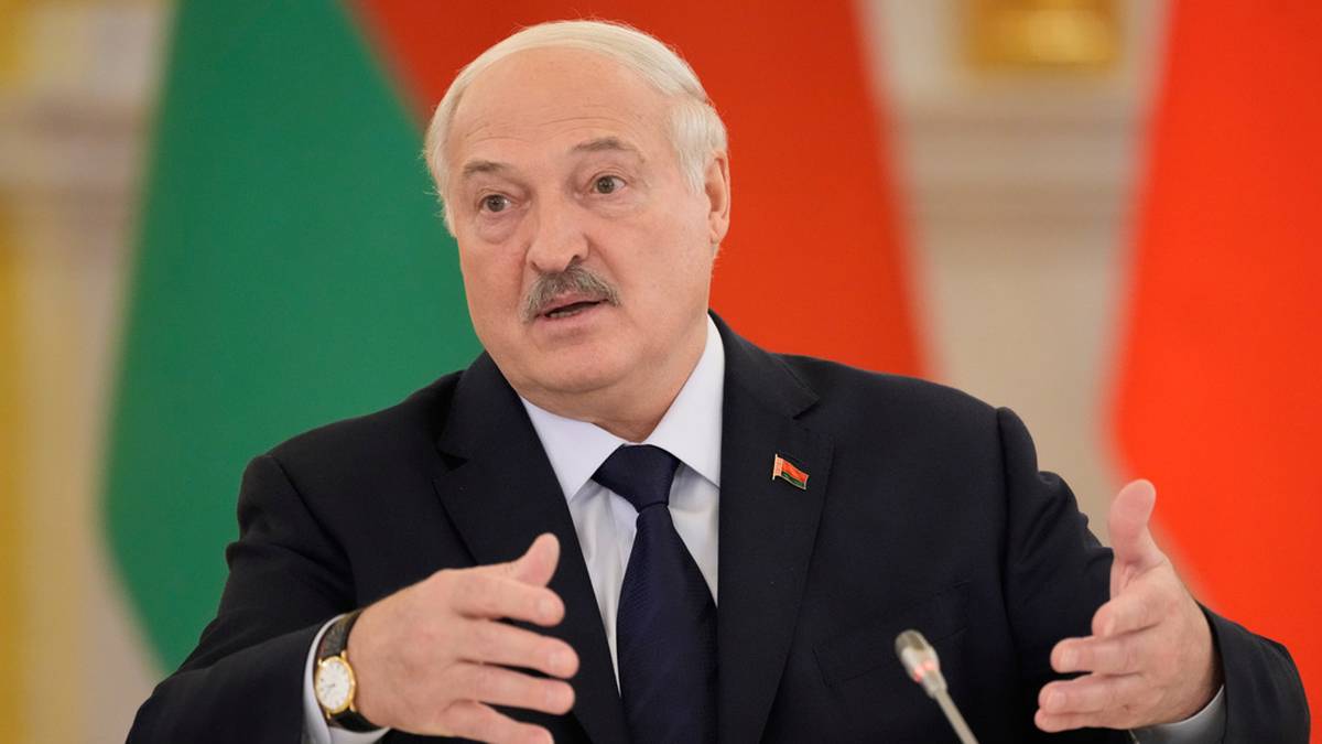 Łukaszenka skontrolował Białoruską armię. Mówił o przygotowaniach do wojny