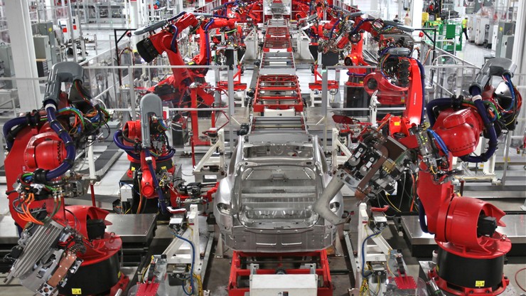 W chińskich fabrykach roboty zastępują ludzi