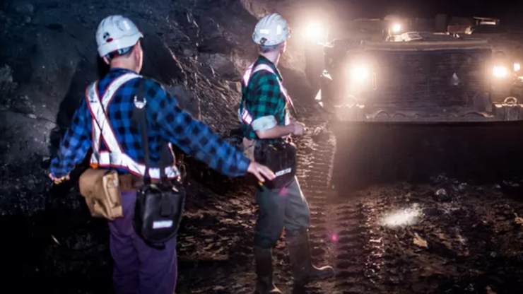 Wstrząs w kopalni KGHM. Ośmiu górników rannych
