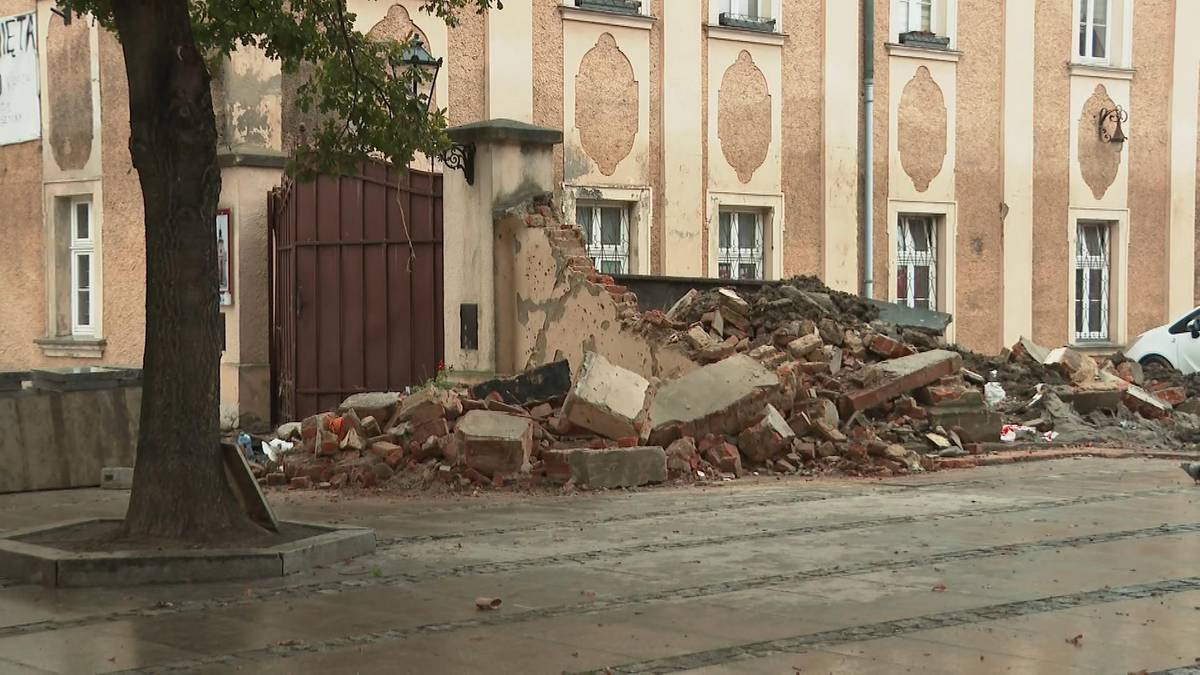 Wielkie sprzątanie i odbudowa po powodzi. "Wiele rodzin nie ma do czego wracać"