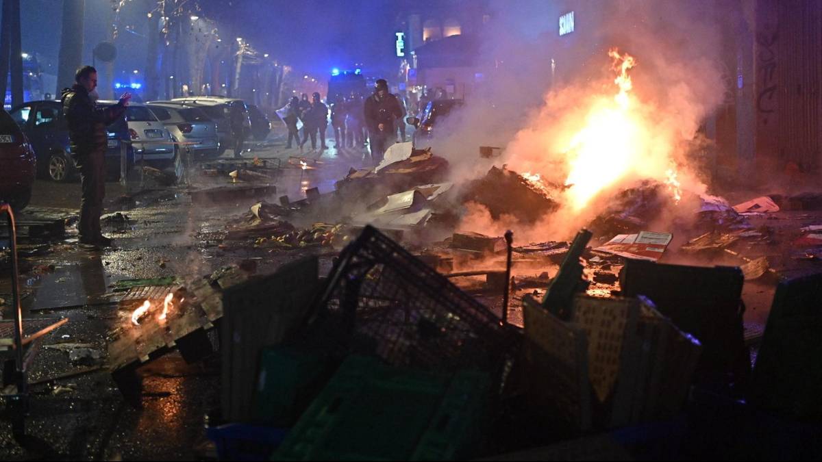 Brutalne starcia z policją w Turynie. Ponad 30 funkcjonariuszy zostało rannych