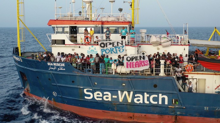 Migranci ze statku Sea Watch 3 trafią do pięciu krajów, kapitan aresztowana