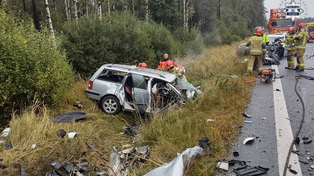 Tragedia na drodze. Nie żyją dwaj kierowcy